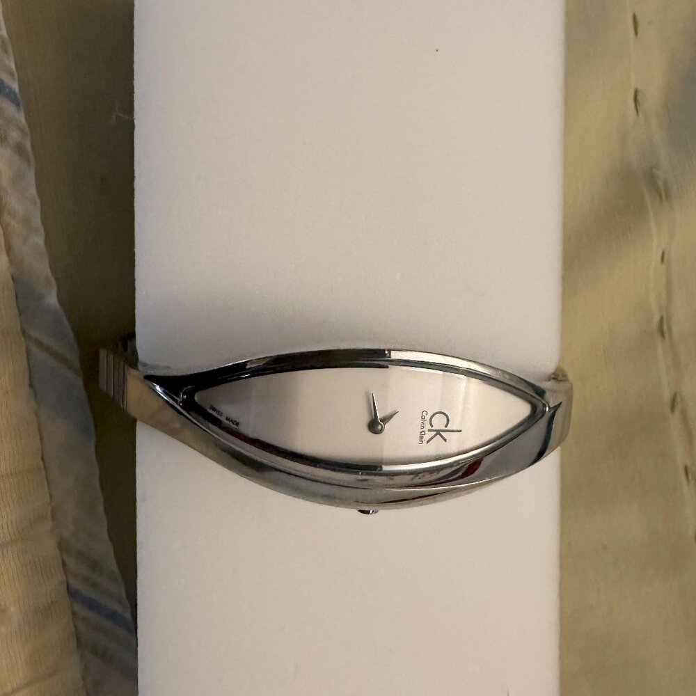 Calvin Klein White Dial Women's Watch - K2C23120-Brand new, never used.